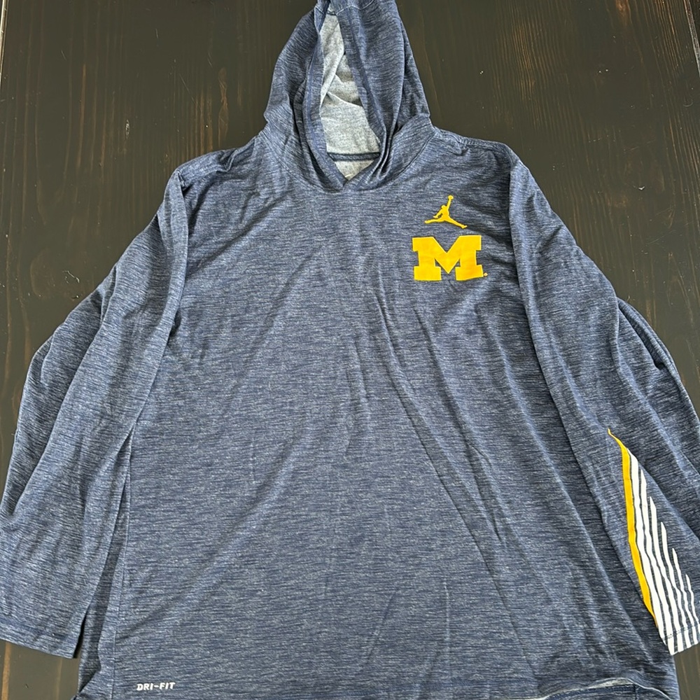 Michigan Nike Dri-Fit Lightweight Hooded Sweatshirt SZ XL